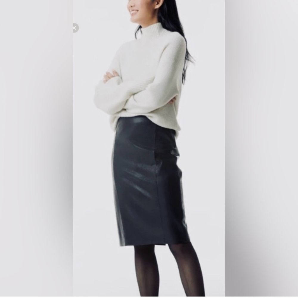 Danier Black Real Leather Pencil Skirt Size 8 - Picture 2 of 11